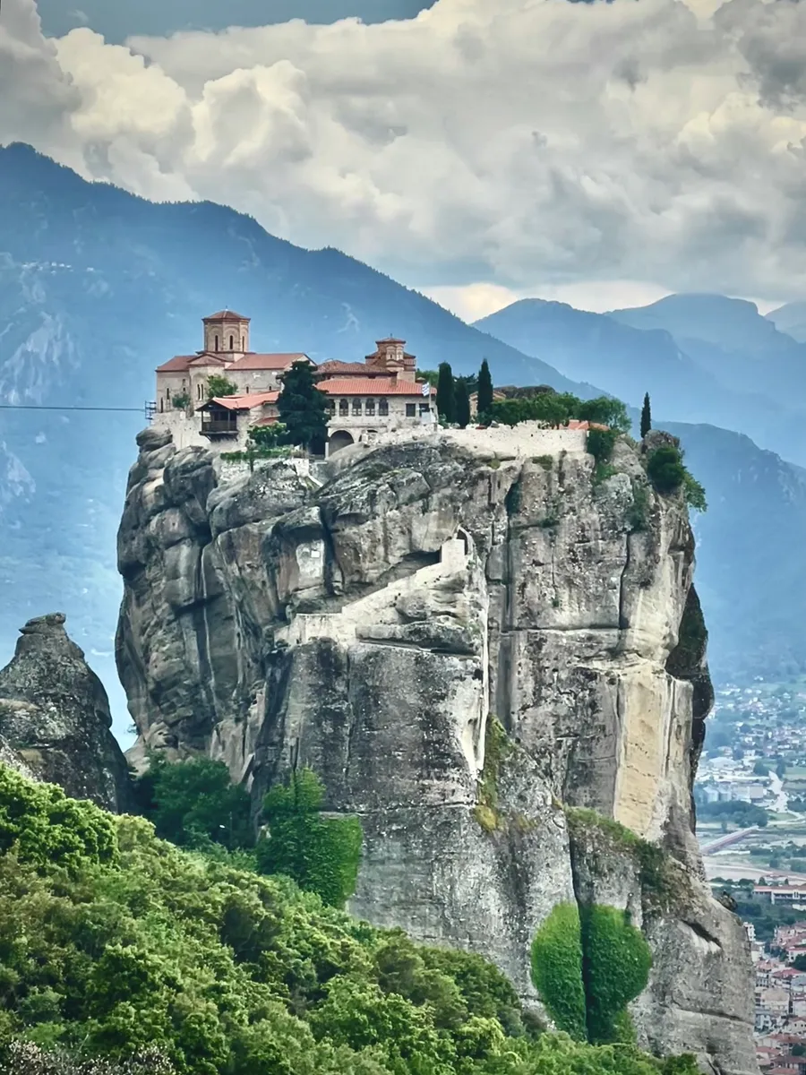 Meteora — Urban landscapes, photograph by Esther Piaskowski